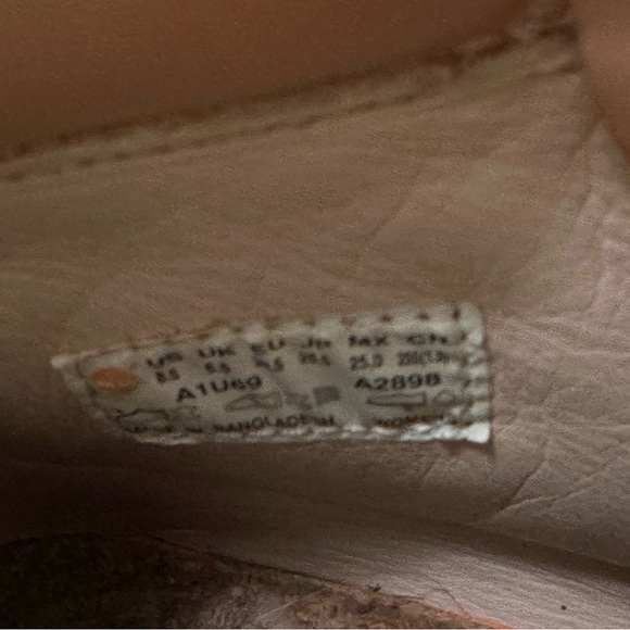 Pink Timberland Boots - Picture 12 of 16